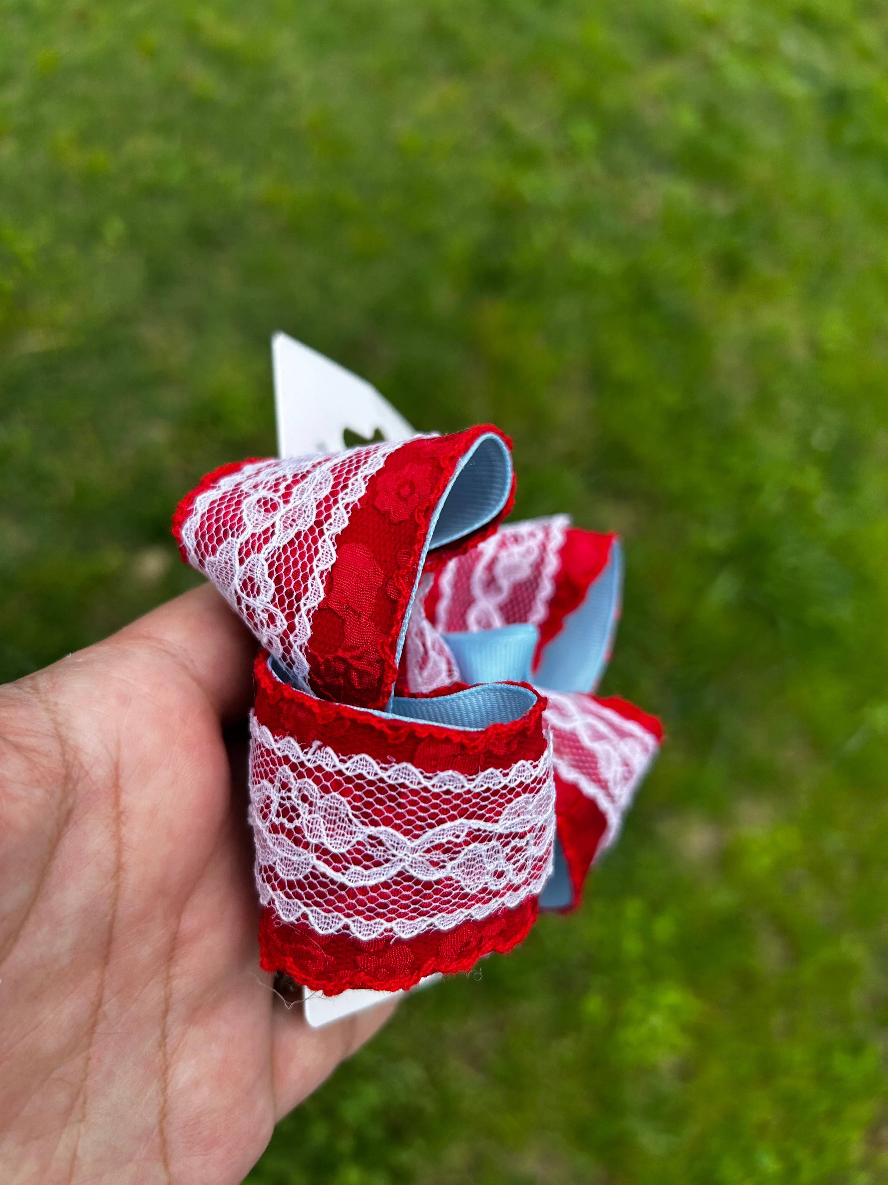 RW&B lace moonstitch